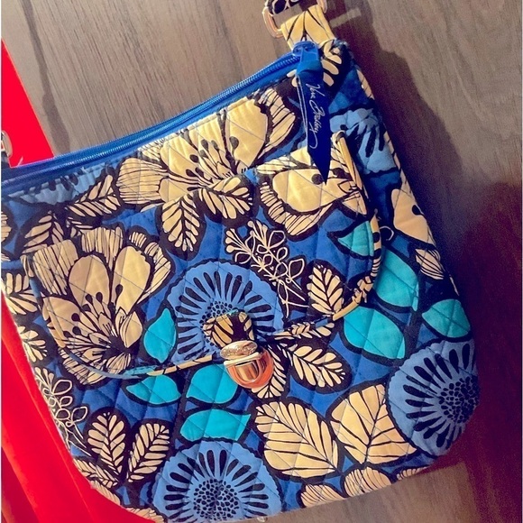 Vera Bradley Saddle Hipster Blue Bayou, EUC - Picture 5 of 9